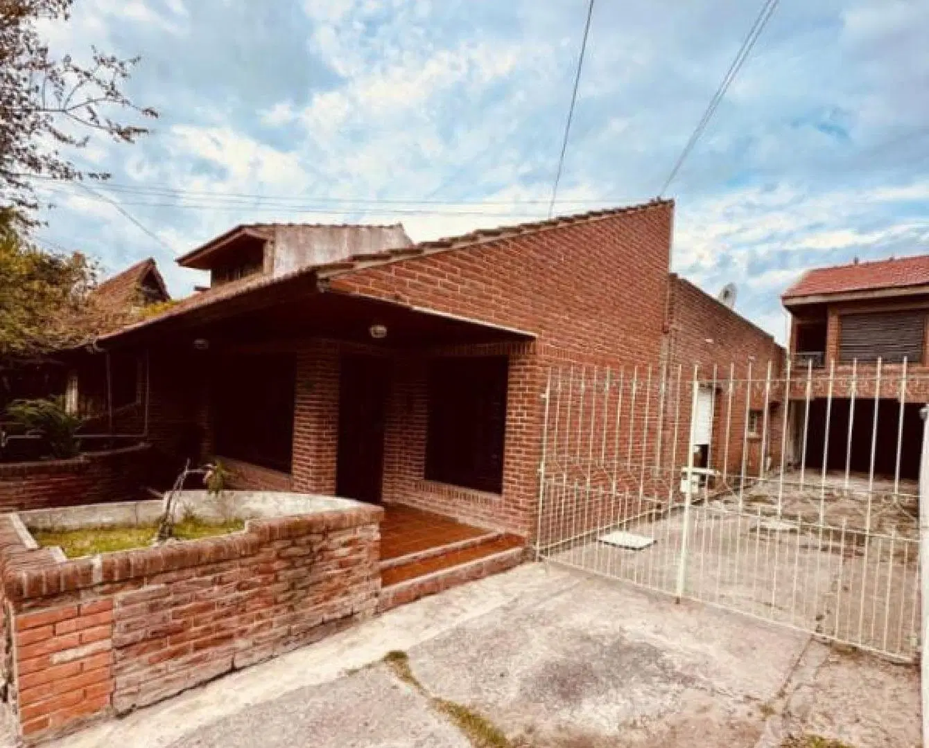 Casa en venta - 3 Dormitorios 2 Baños - Mar del Plata 1