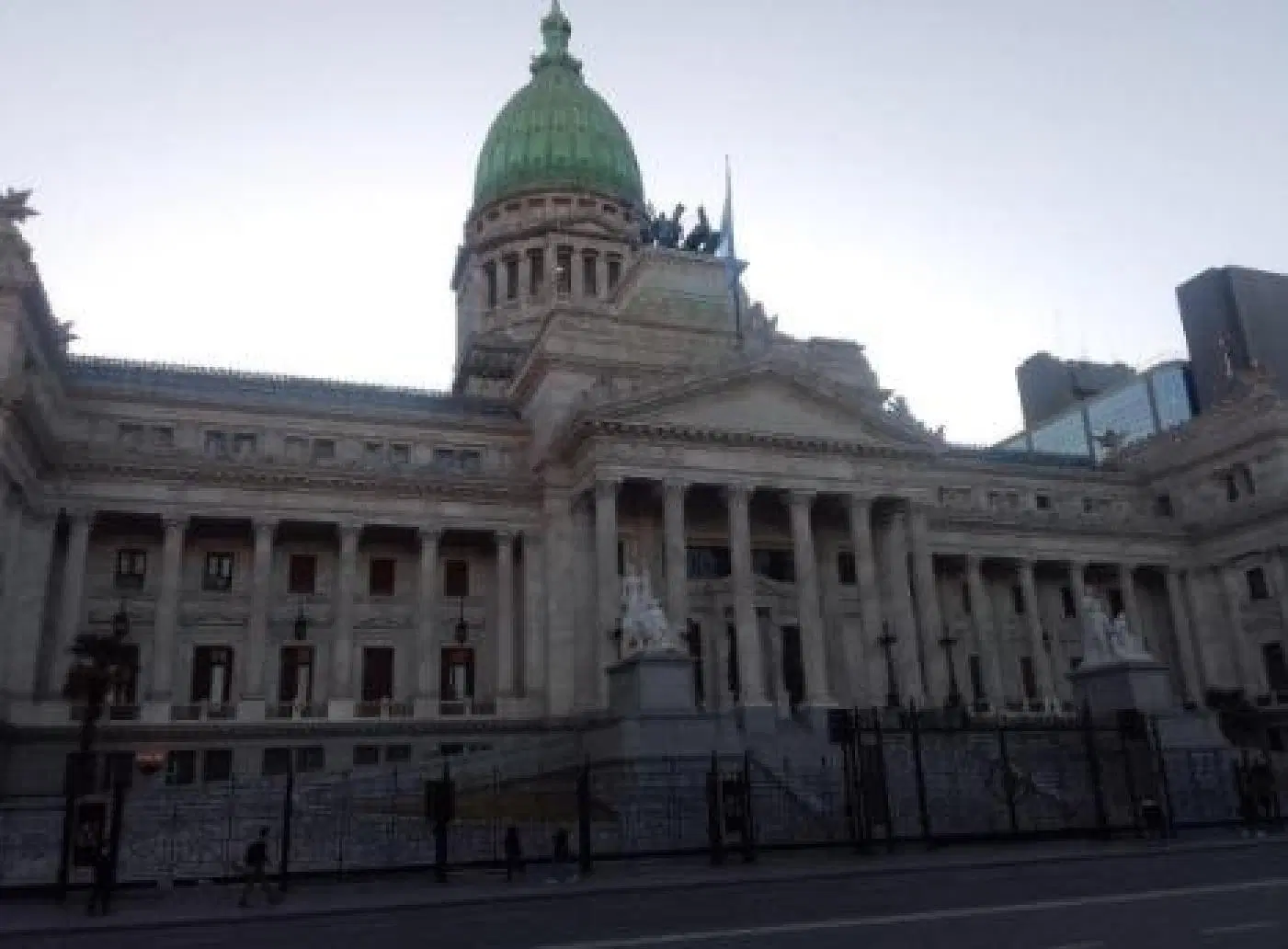 Cochera en venta - 13Mts2 - Congreso 2