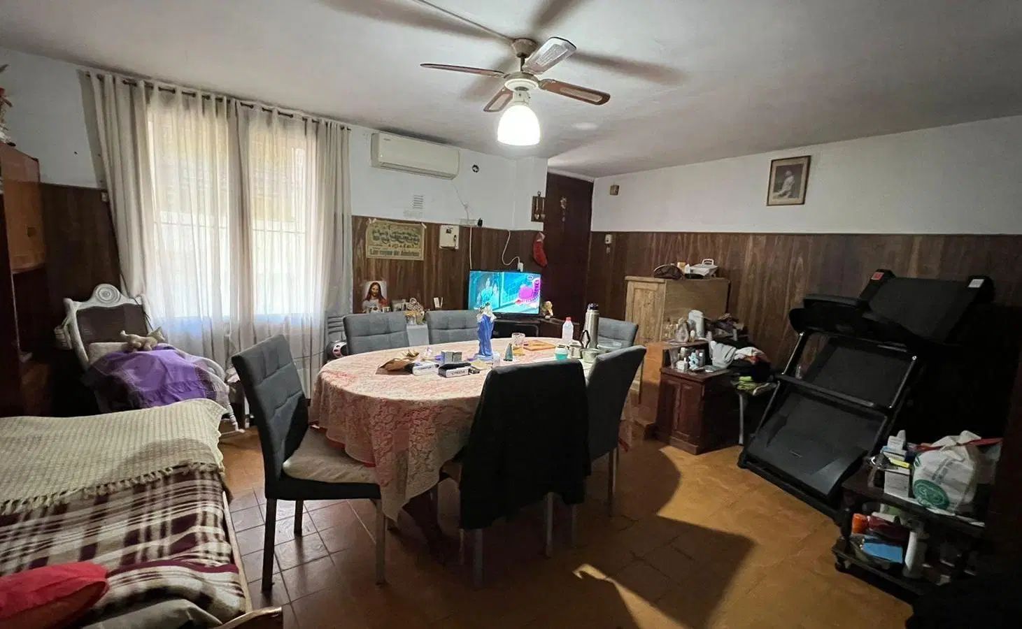 Casa en venta - 4 Dormitorios 2 Baños - 141mts2 - Mercedes 2