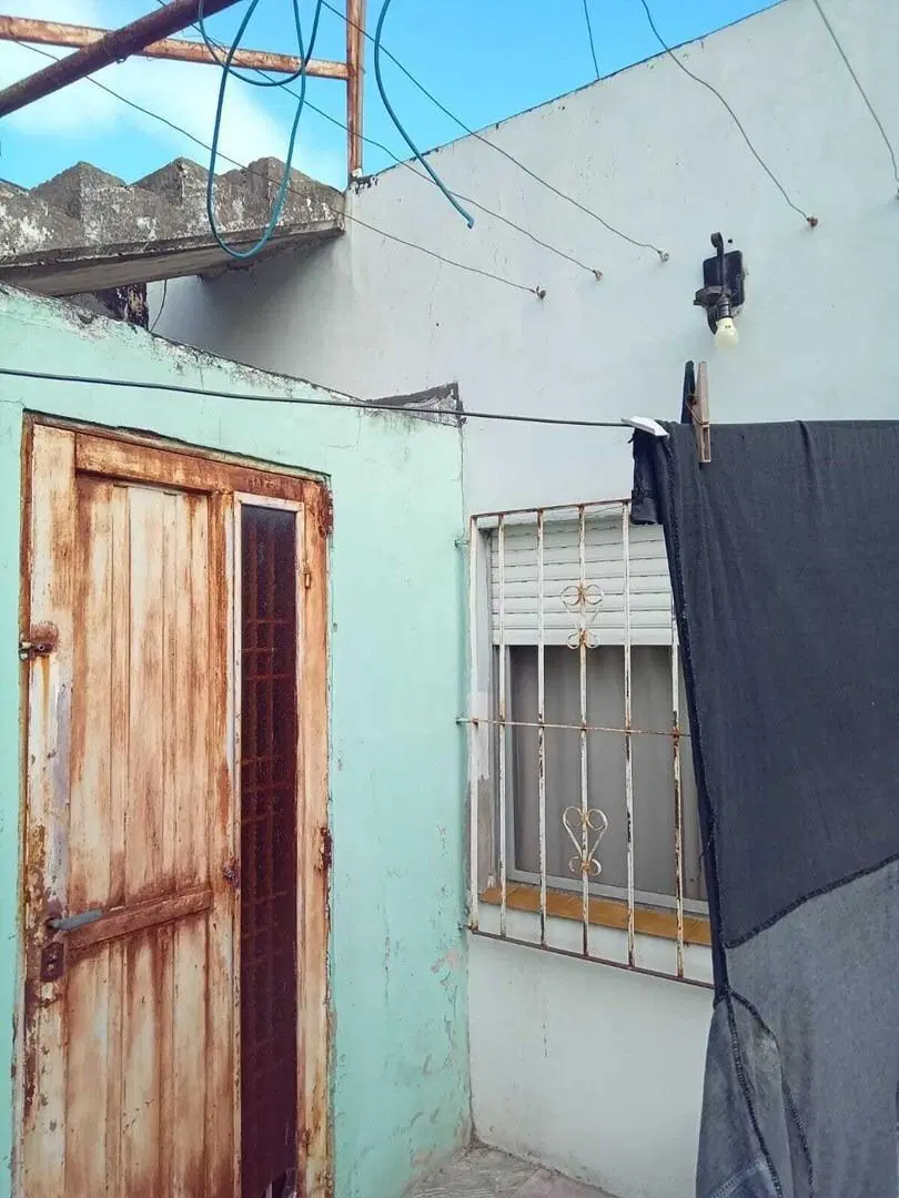 Casa en venta - 2 Dormitorios 1 Baño - 182Mts2 - San Francisco Solano 1