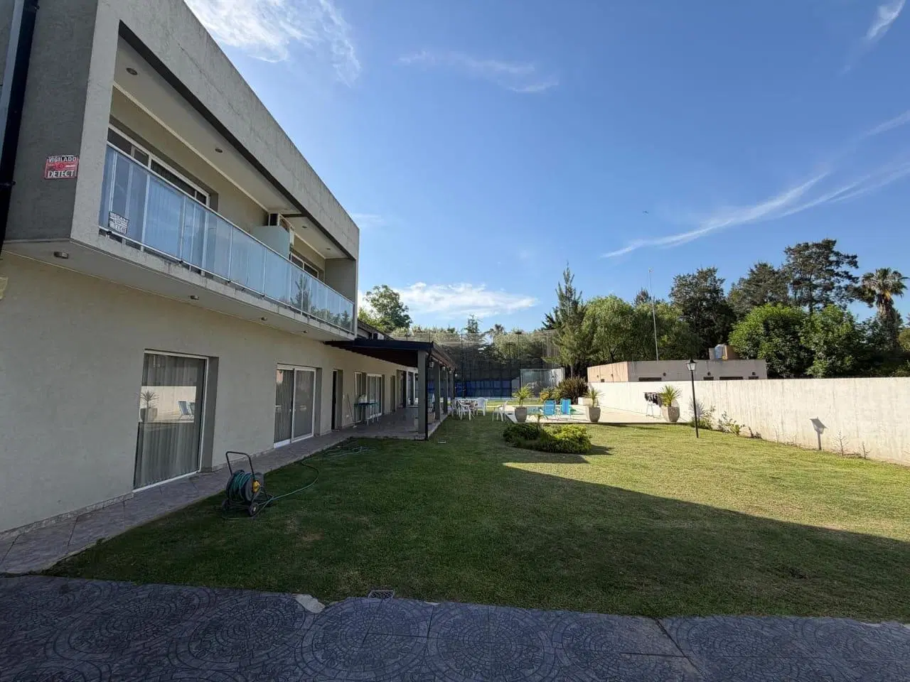 Casa en Venta - 2 Dormitorios 2 Baños - 1000mts - La Plata 3