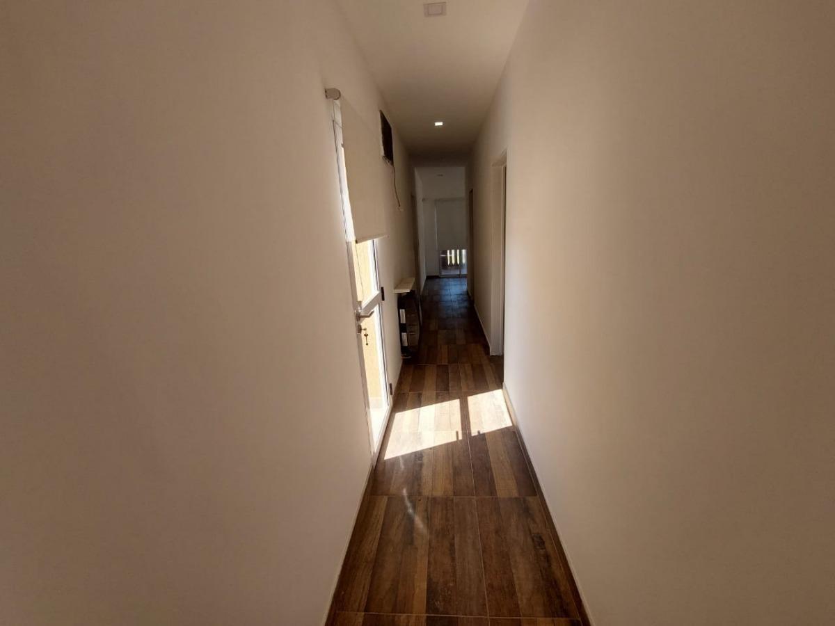 Casa en venta - 4 dormitorios 4 baños - 5 cochera - 600 mts2 - Guernica