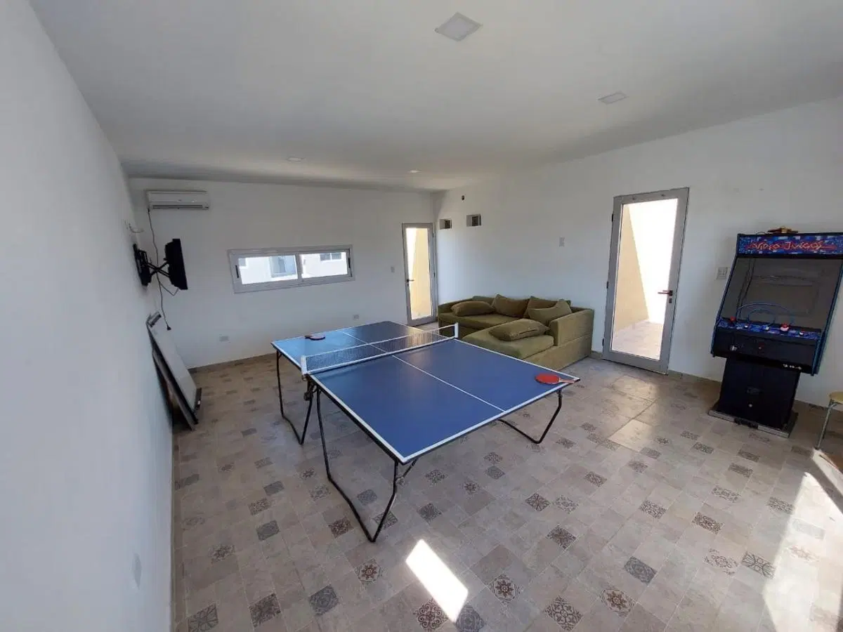 Casa en venta - 4 dormitorios 4 baños - 5 cochera - 600 mts2  - Guernica 4