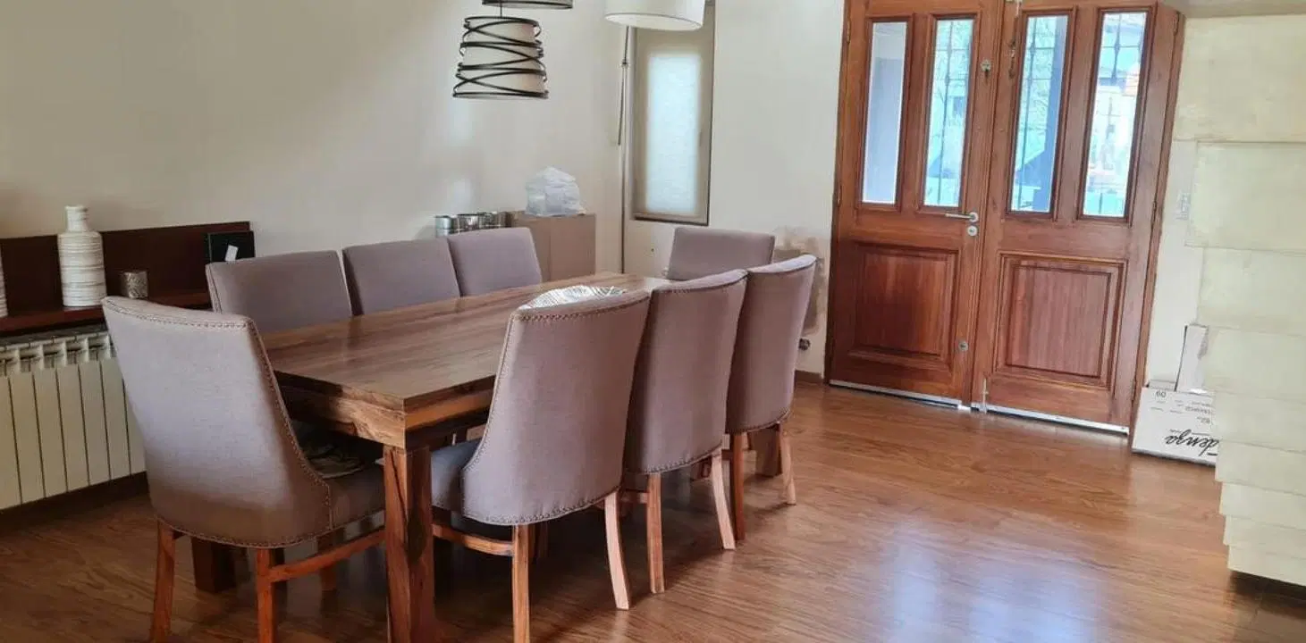 Casa en venta - 3 Dormitorios 2 Baños - Cocheras - 270Mts2 - Castelar 4