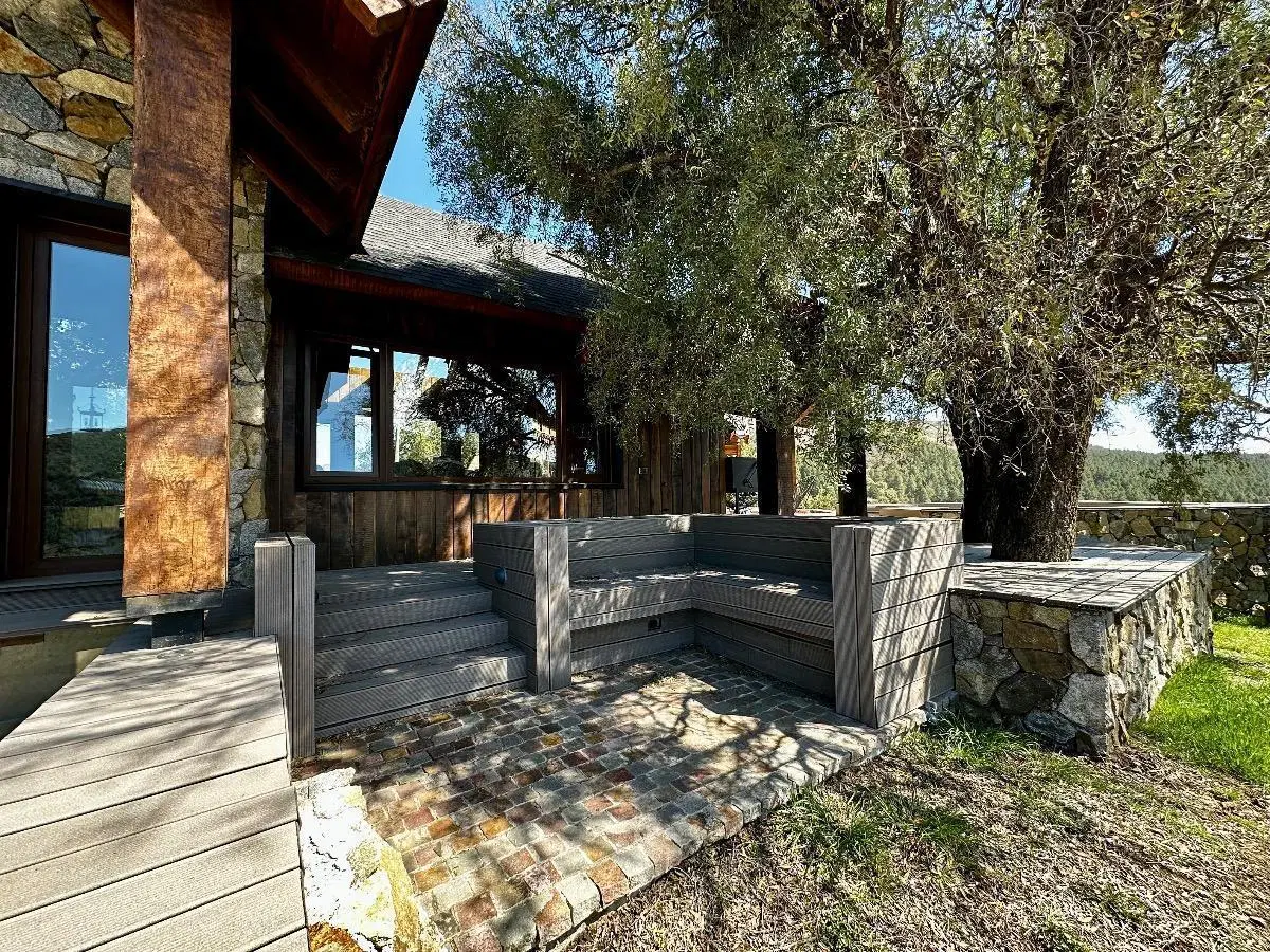 Casa en venta - 4 Dormitorios 2 Baños - Cocheras - 2.450Mts2 - San Martín de Los Andes 5