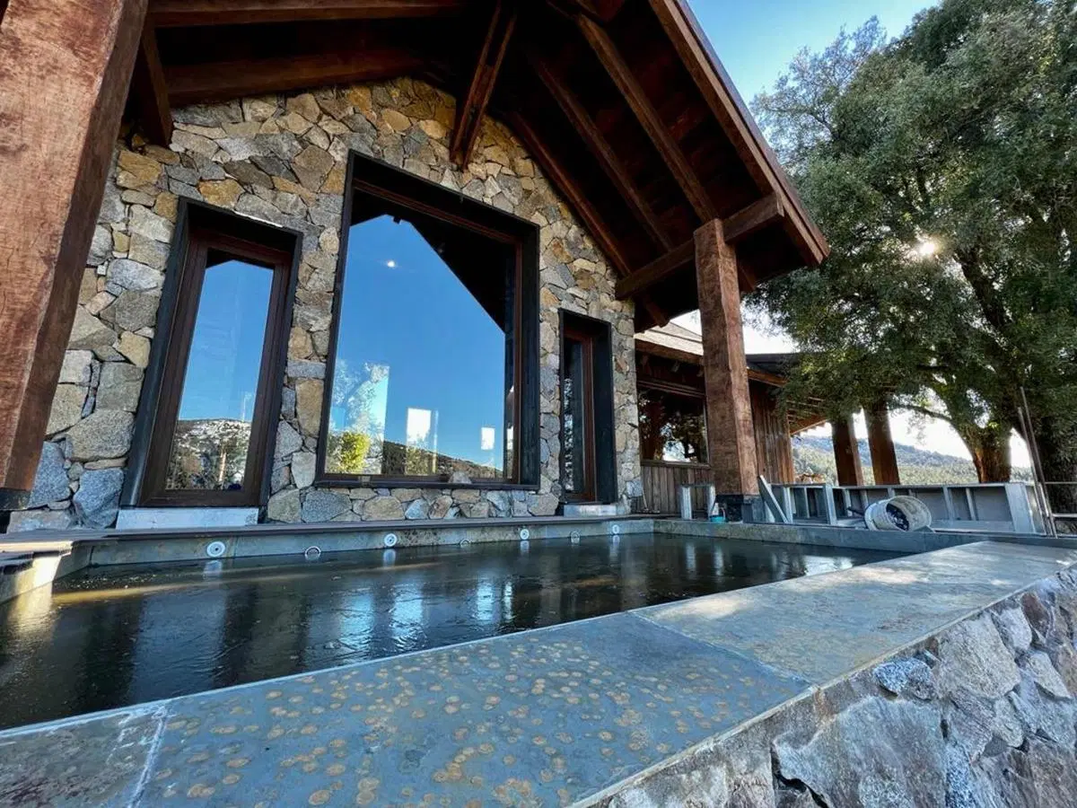 Casa en venta - 4 Dormitorios 2 Baños - Cocheras - 2.450Mts2 - San Martín de Los Andes 4