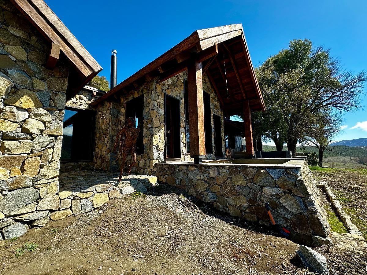 Casa en venta - 4 Dormitorios 2 Baños - Cocheras - 2.450Mts2 - San Martín de Los Andes