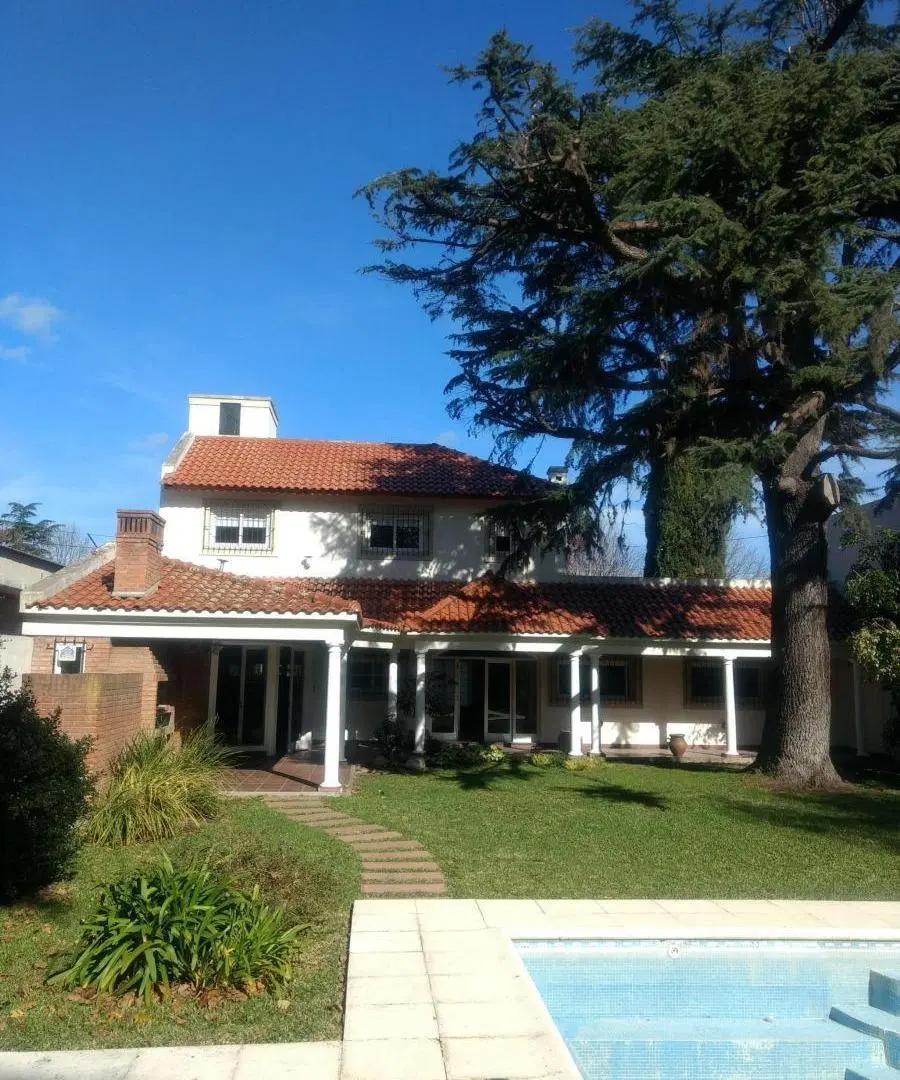 Casa en venta - 5 Dormitorios 4 Baños - City Bell 4
