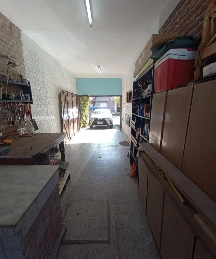 Casa en venta - 4 Dormitorios 3 Baños - Cochera - 250Mts2 - Balcarce 5