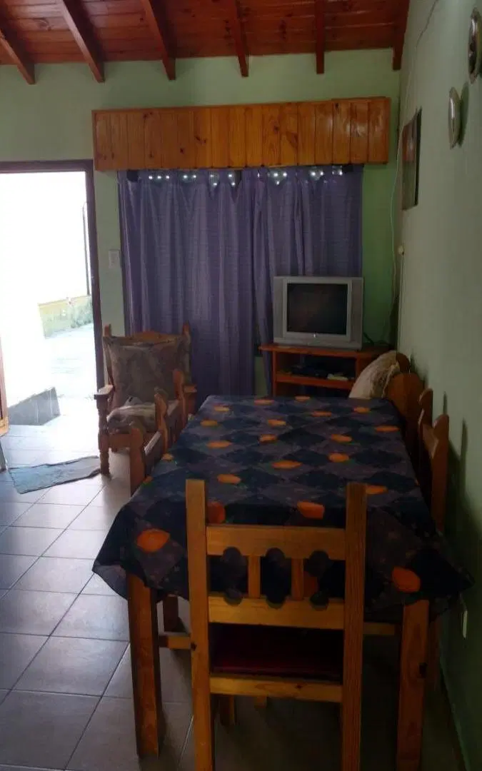 Casa en venta - 2 Dormitorios 1 Baño - Cochera - 50Mts2 - Mar del Tuyú 2