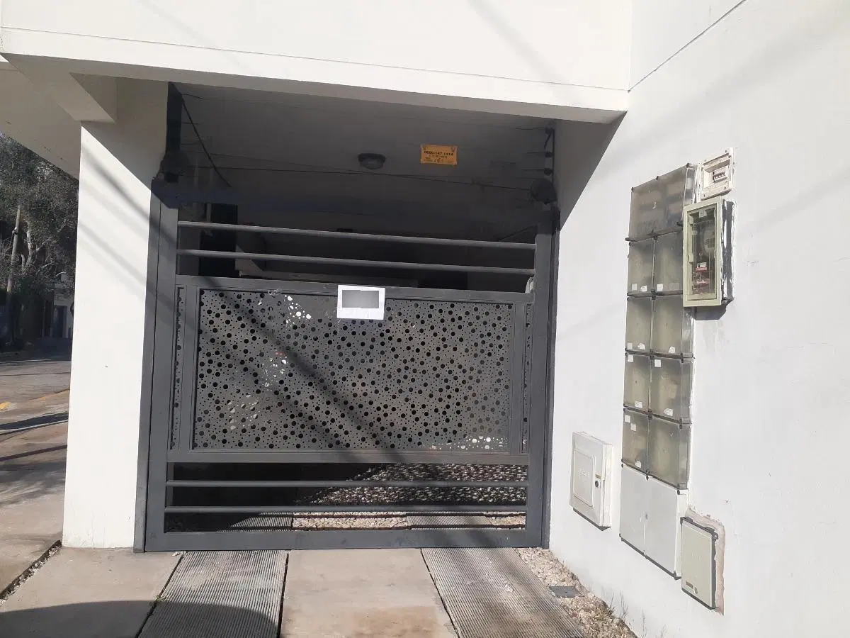 Cochera en venta - 14.86mts - Caseros 2