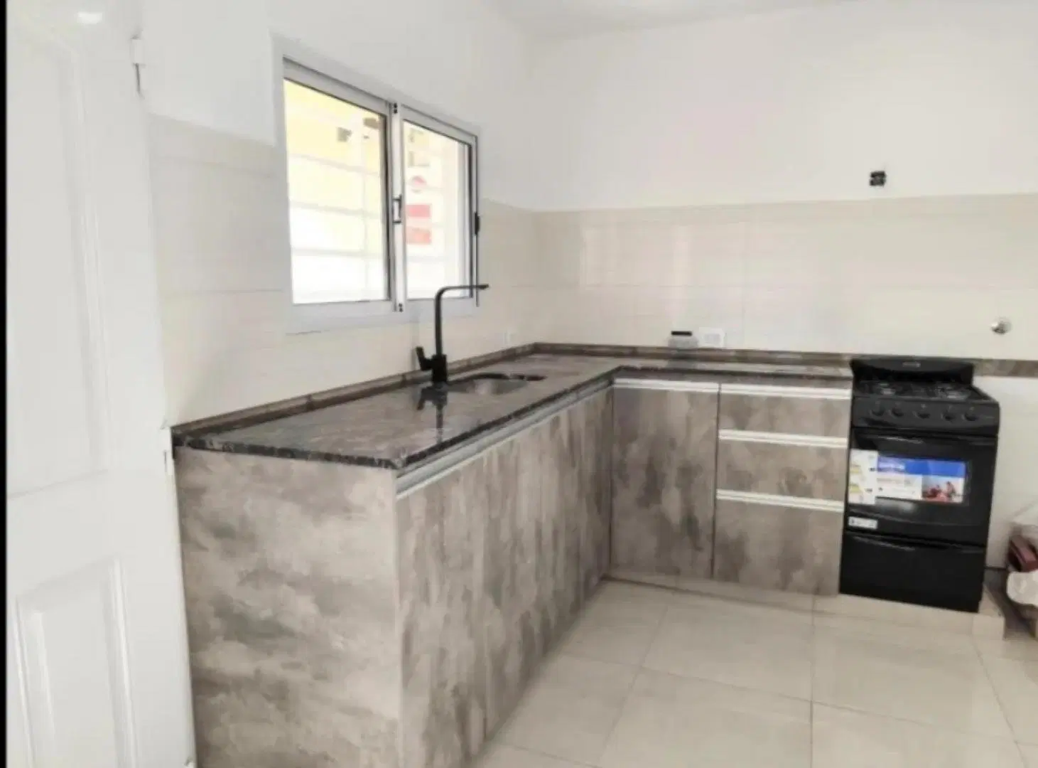 Departamento en venta - 3 Dormitorios 2 Baños - Malvinas Argentinas 4