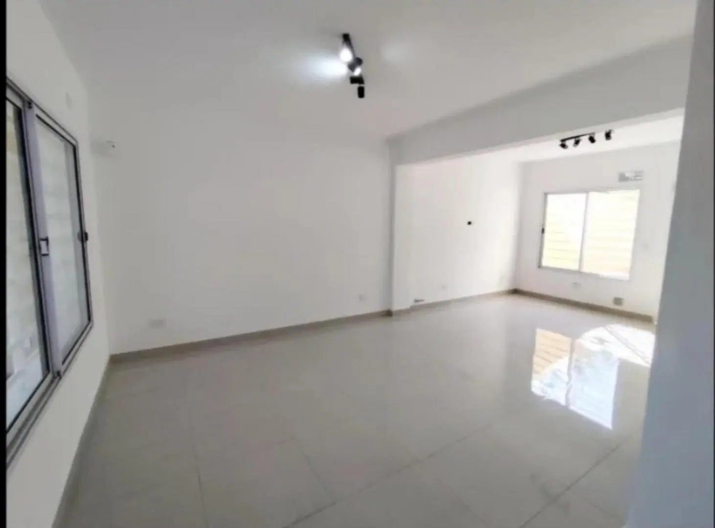 Departamento en venta - 3 Dormitorios 2 Baños - Malvinas Argentinas 8
