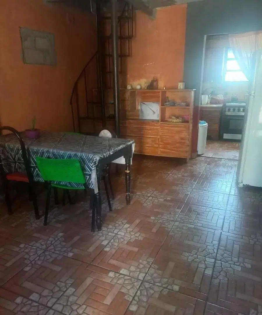 Casa en venta - 3 Dormitorios 1 Baño - 220Mts2 - Ituzaingó 5