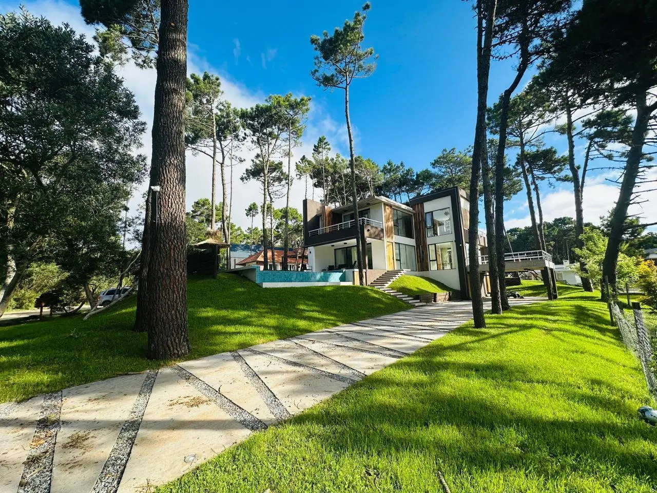 Casa en venta - 3 Dormitorios 3 Baños - Pinamar 4