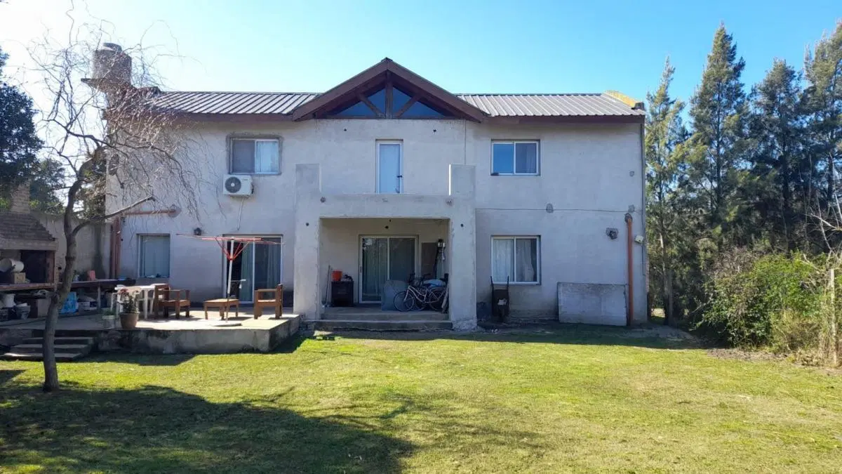 Casa en venta - 3 Dormitorios 3 Baños - Cochera - 600Mts2 - Villa Parque Sicardi, La Plata 2
