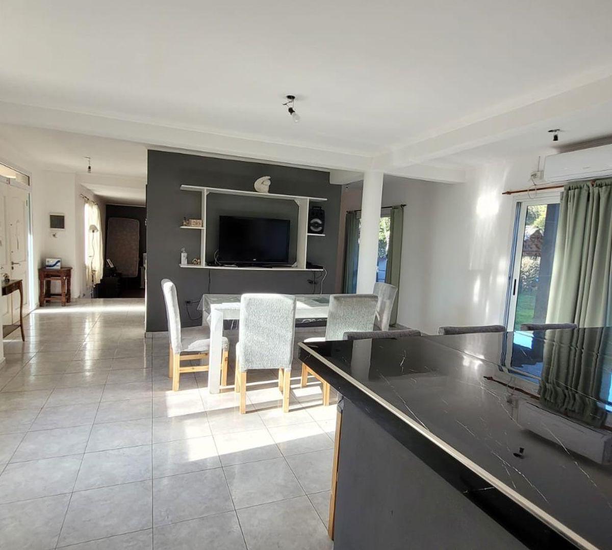 Foto de Casa en venta - 3 Dormitorios 3 Baños - Cochera - 600Mts2 - Villa, imagen 5