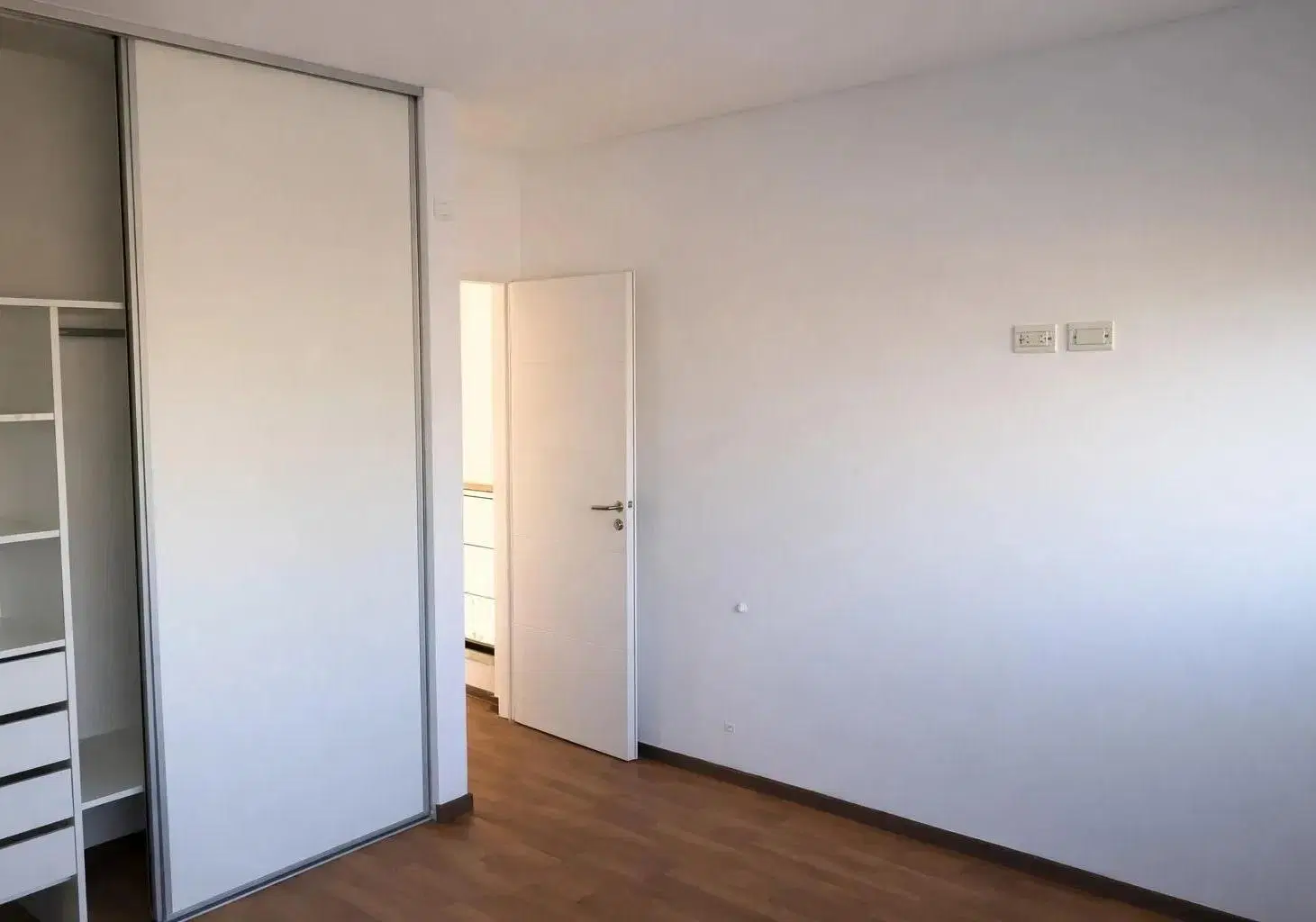 Casa en venta - 2 Dormitorios 2 Baños - Los Hornos 8