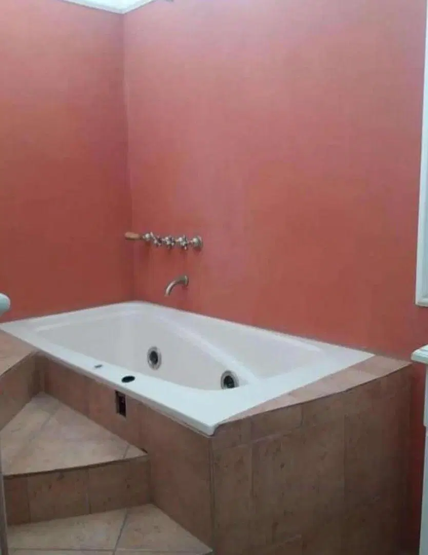 Casa en venta - 3 Dormitorios 2 Baños - Los Robles 5