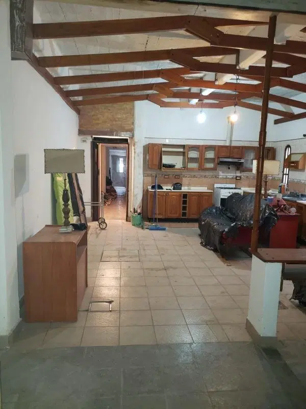 PH en venta - 5 dormitorios 3 baños - 250 mts2 - Ramos Mejia 2