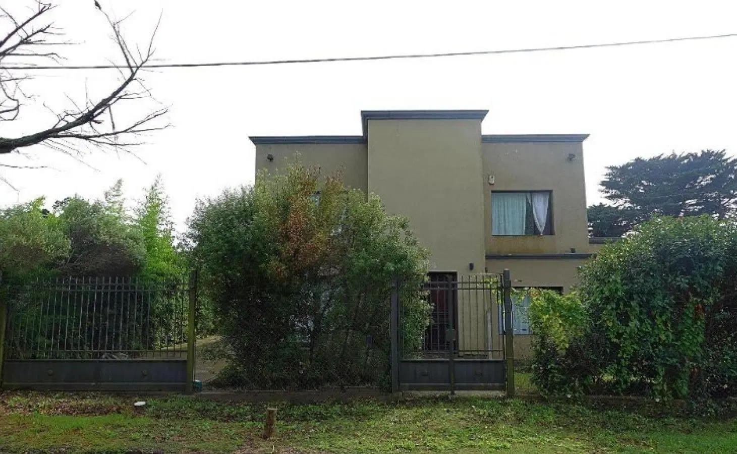 Casa en venta - 5 Dormitorios 3 Baños - Mar del Plata 1