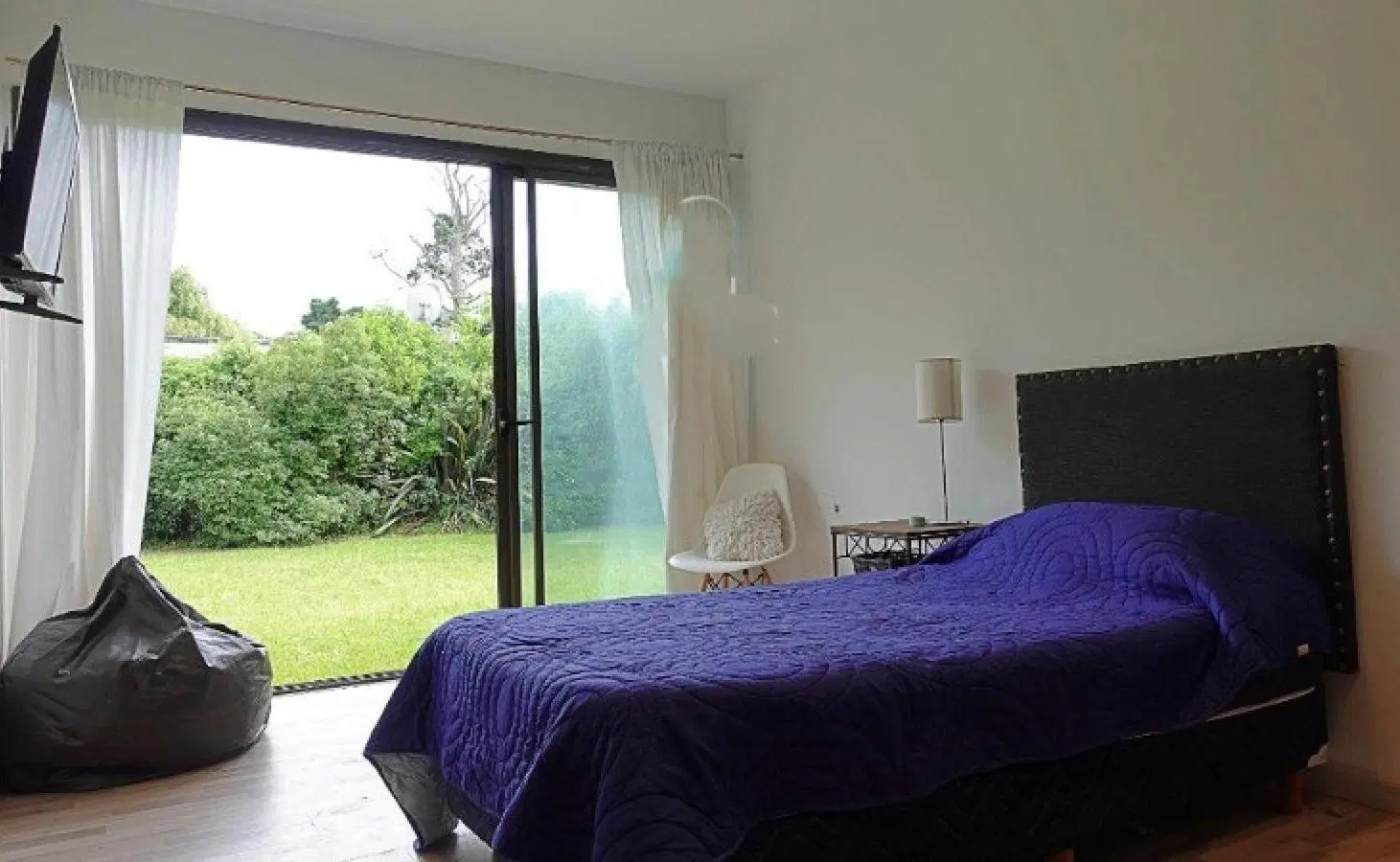 Casa en venta - 5 Dormitorios 3 Baños - Mar del Plata 2