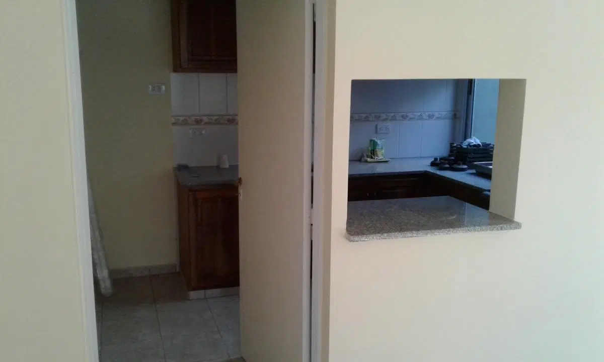 Casa en venta - 6 Dormitorios 3 Baños - 265 mts2 - Bragado 8