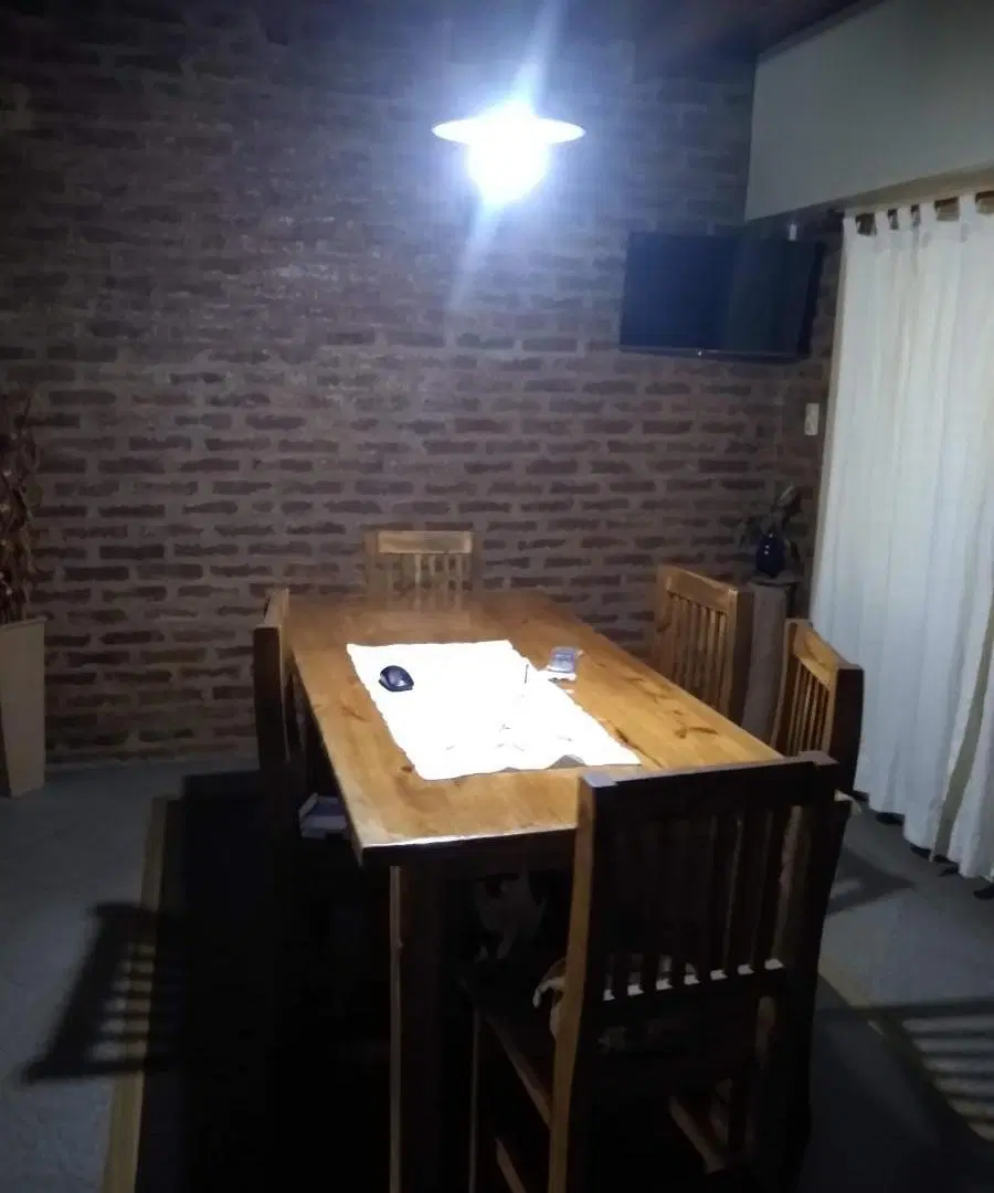 Casa en venta - 2 Dormitorios 1 Baño - Cocheras - 220Mts2 - Merlo 4