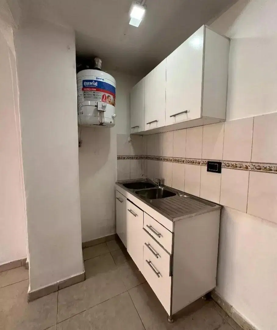 Departamento en venta - 2 Dormitorios 1 Baño - 42Mts2 - Castelar 3