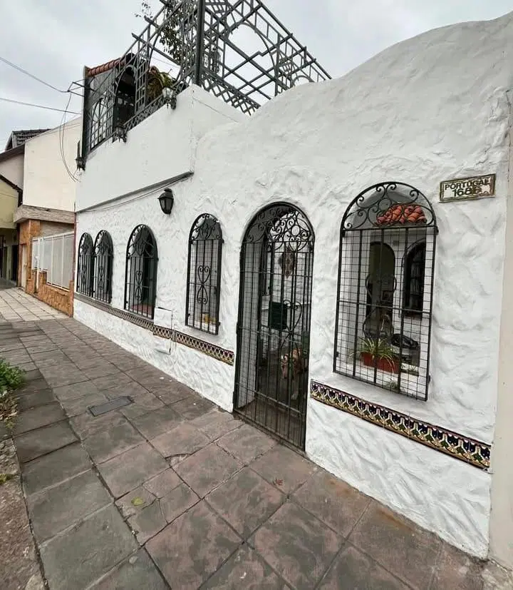 Casa en venta - 2 Dormitorios 1 Baño - 73Mts2 - Santos Lugares 5