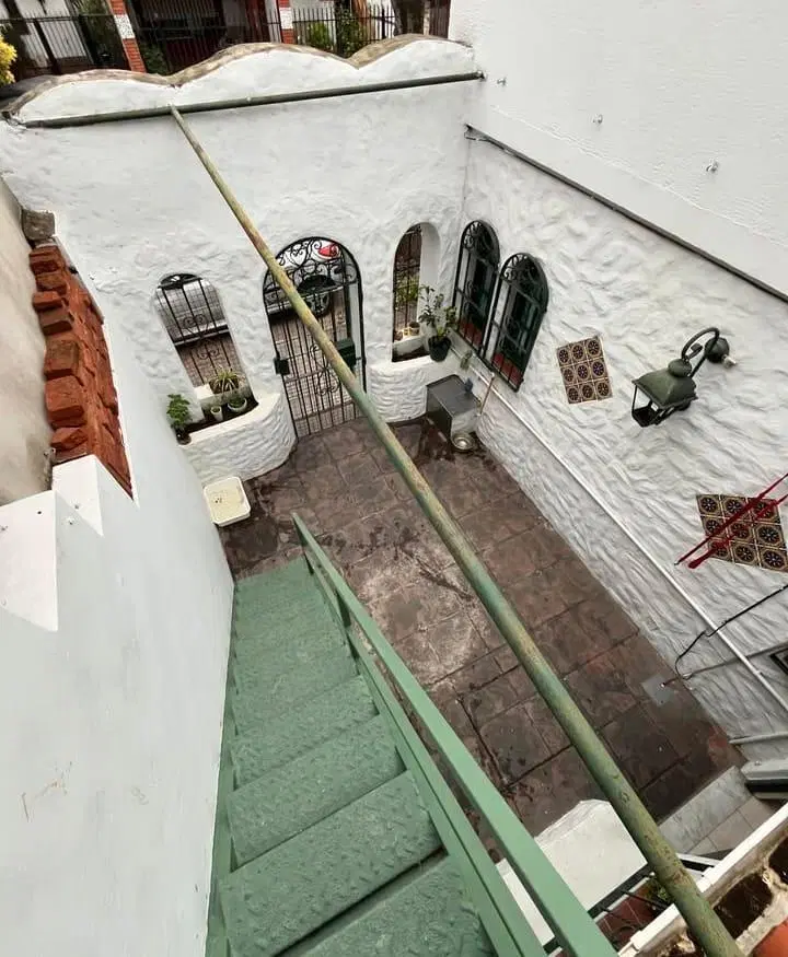 Casa en venta - 2 Dormitorios 1 Baño - 73Mts2 - Santos Lugares 2