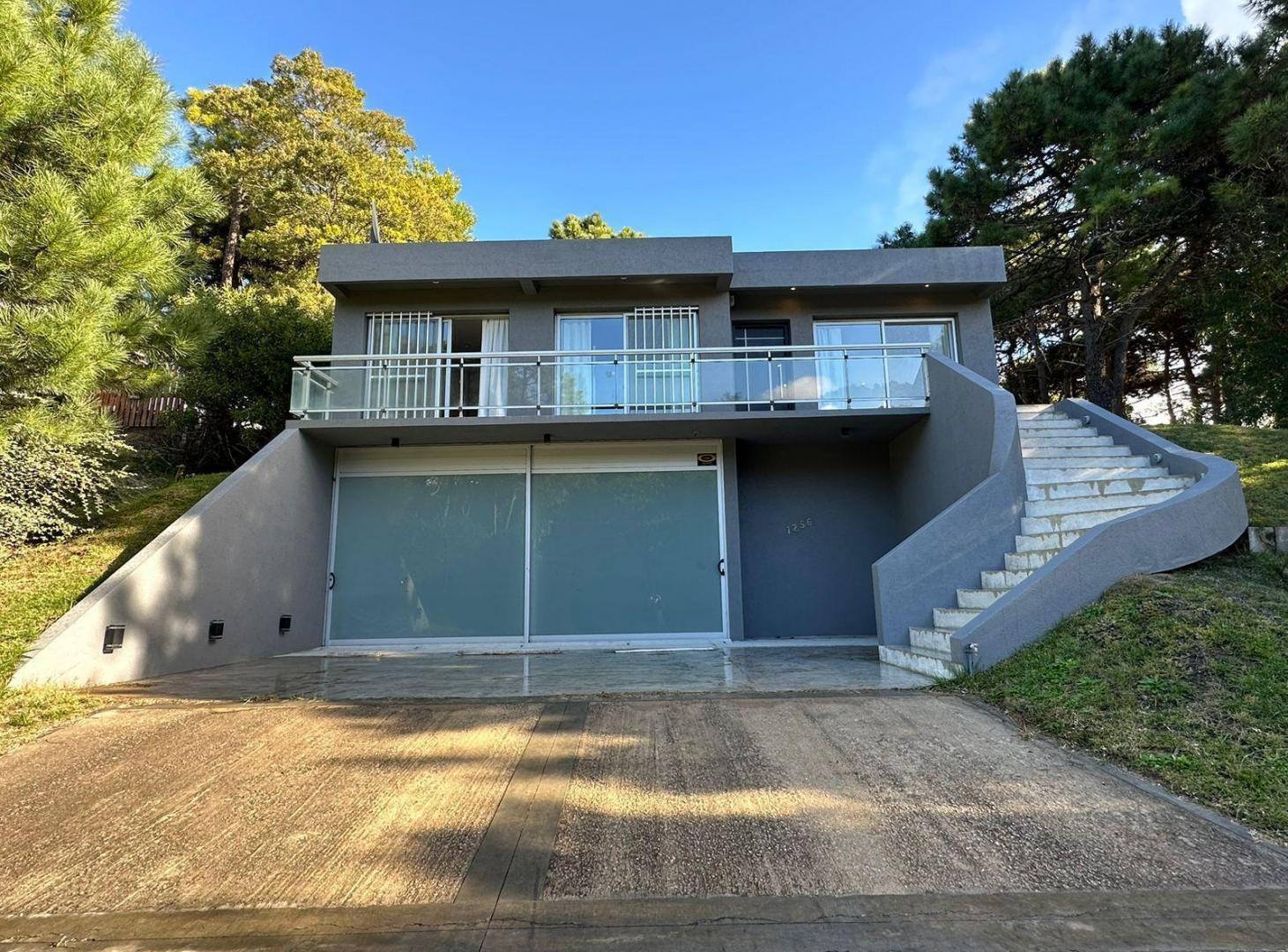 Casa en venta - 3 Dormitorios 3 Baños - 680mts2 - Pinamar
