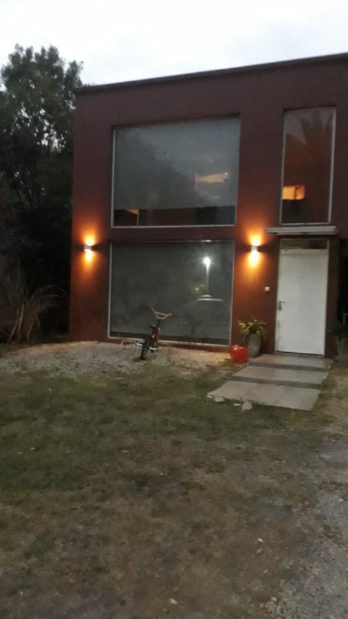 Casa en venta - 3 habitaciones 2 baños - pileta patio - 210mts2 - Esteban Echeverria