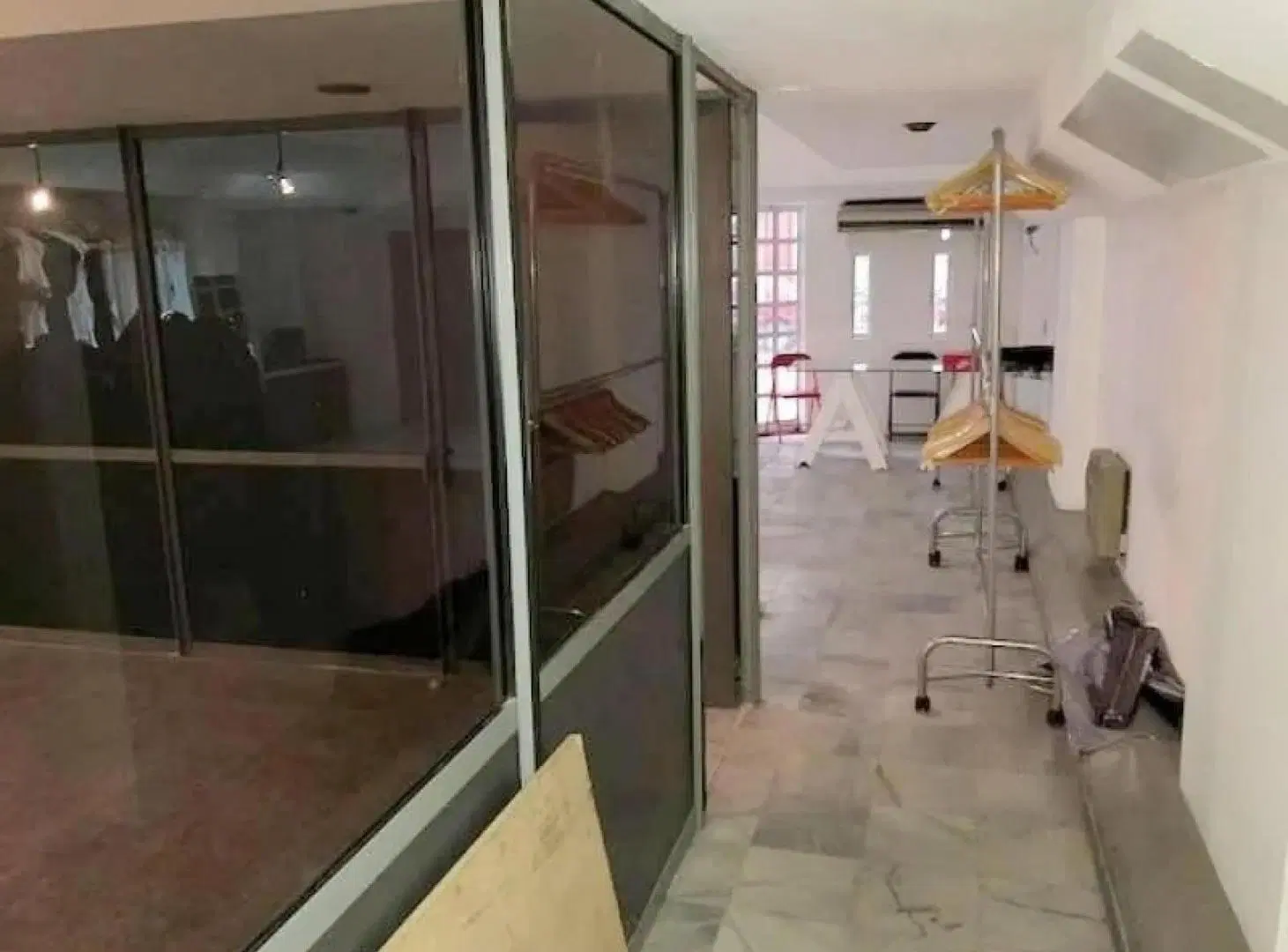 Local comercial en venta - 1 Oficina - Monserrat 3