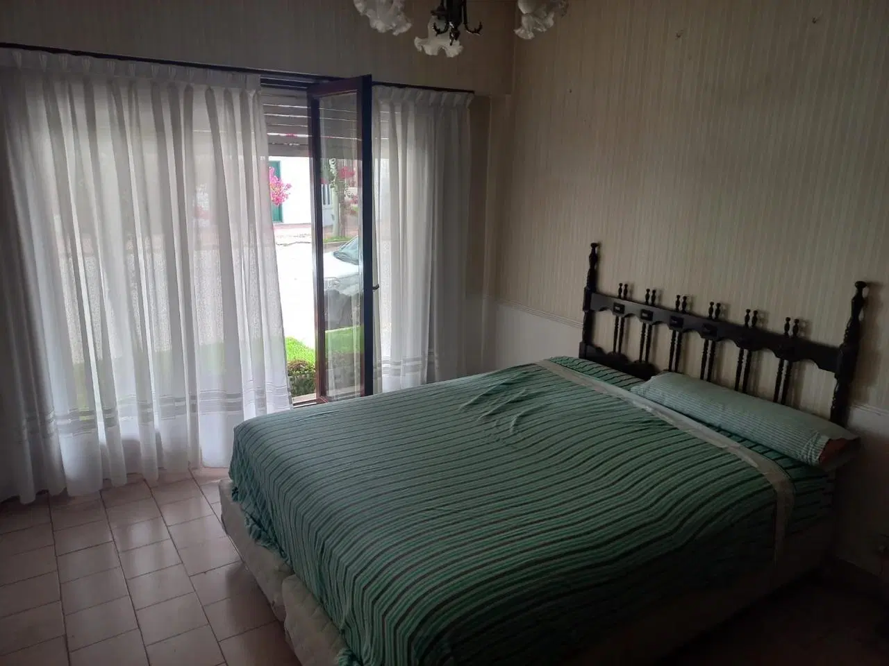 Casa en venta - 3 Dormitorios 2 Baños - Cochera - 200Mts2 - Necochea 3