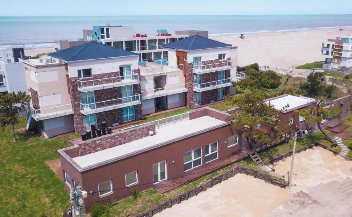 Hotel en venta - 10 UFs - Villa Gesell 2