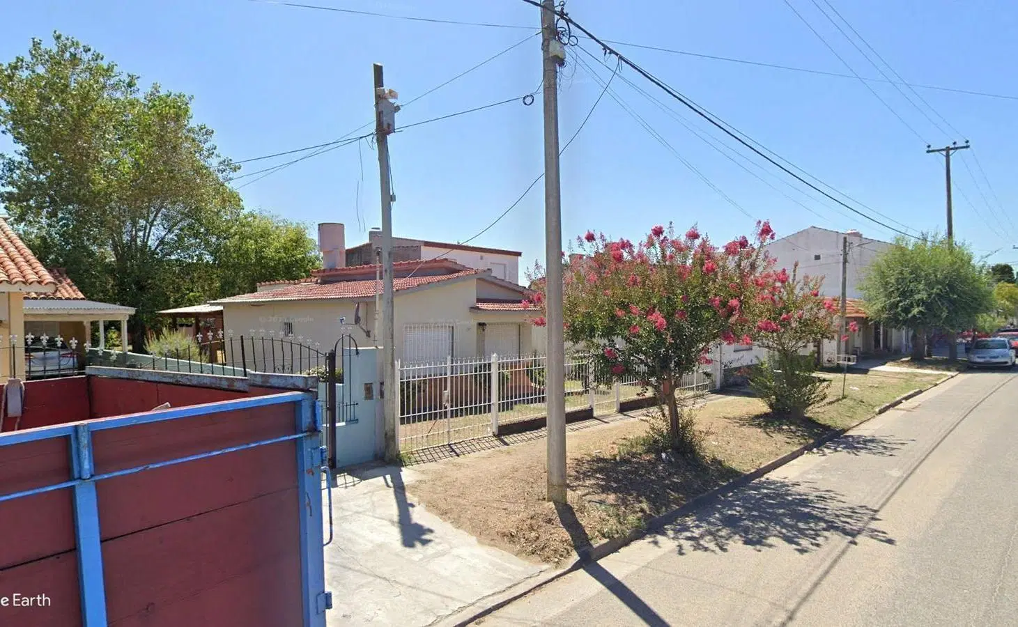 Casa en venta - 2 dormitorios 2 baños - 120 mts2- Mar Del Tuyu 3
