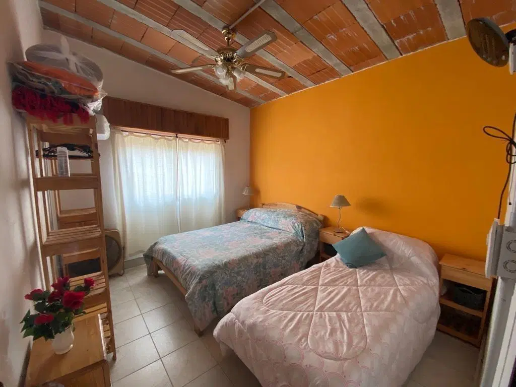 Casa en venta - 2 Dormitorios 1 Baño 4 Cochera - Mar del Tuyú 2