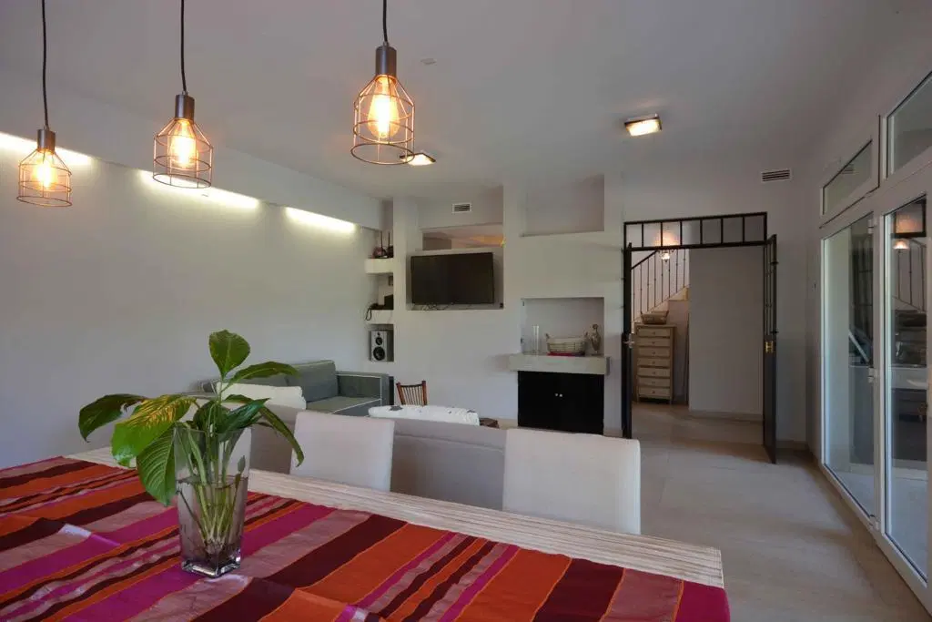 Casa en venta - 5 Dormitorios 5 Baños 1 Cochera - 640Mts2 - Malvinas Argentinas 4
