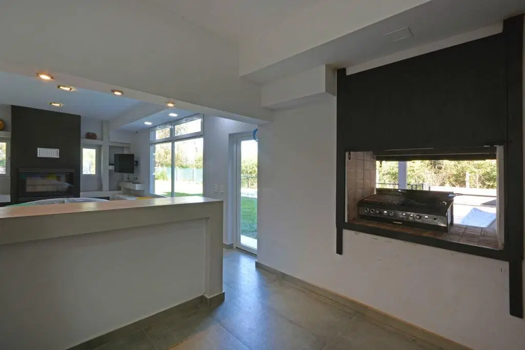 Casa en venta - 5 Dormitorios 5 Baños 1 Cochera - 640Mts2 - Malvinas Argentinas 3