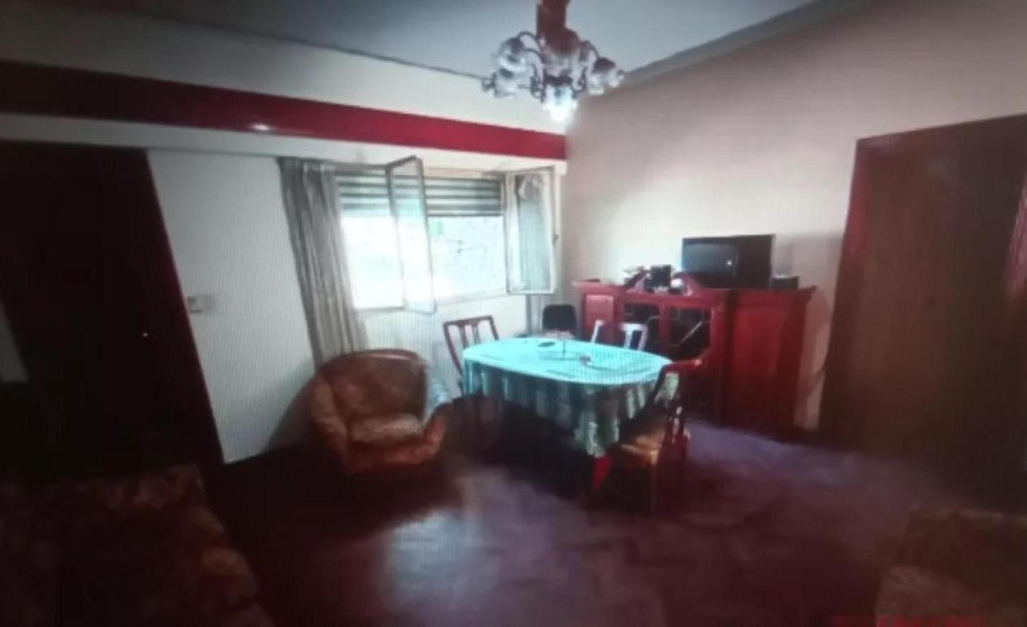 Casa en venta - 3 Dormitorios 2 Baños - Cochera - Mataderos