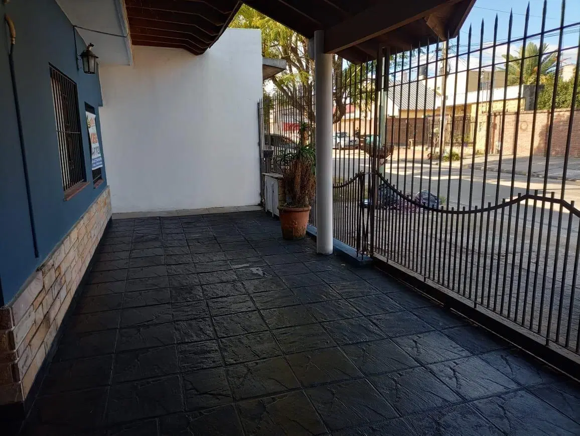 Casa en Moron Sur 2