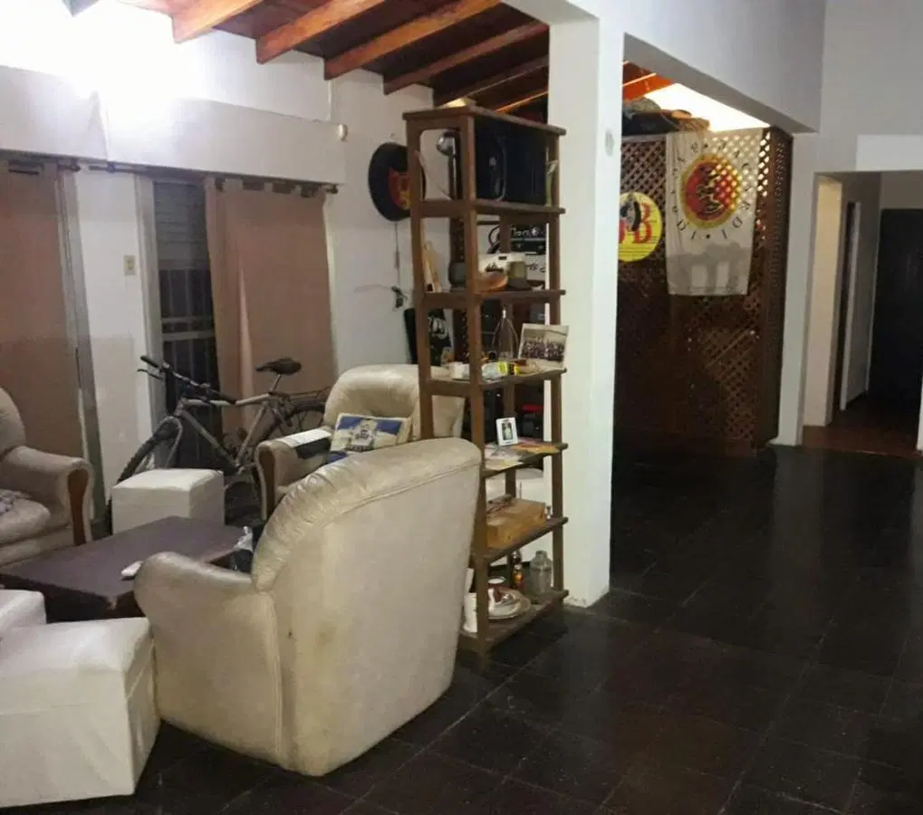 Casa en venta - 3 dormitorios 1 baño - 814.2mts2 - City Bell 1