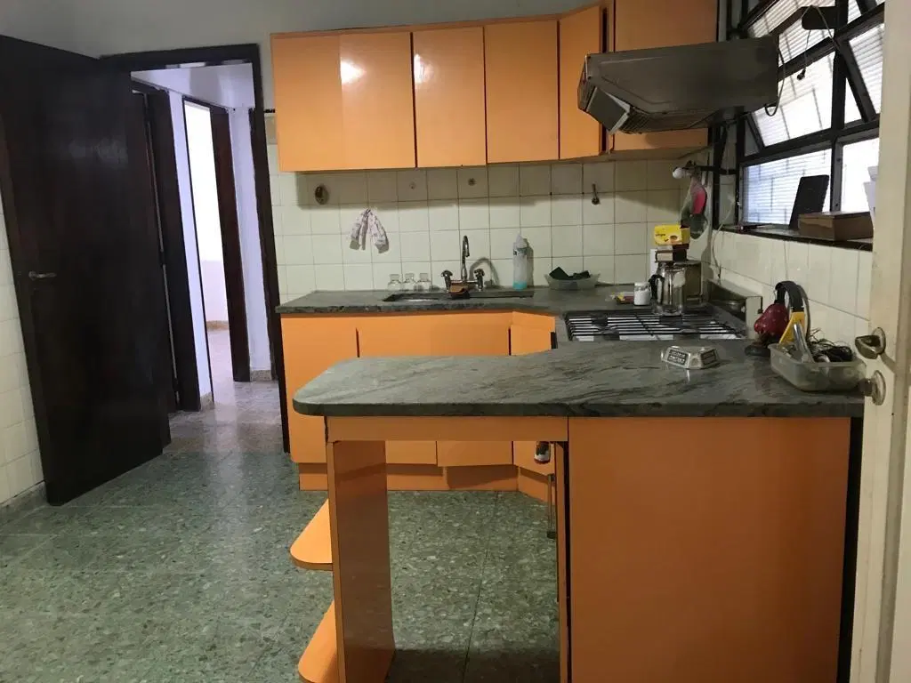 Casa en venta - 2 Dormitorios 1 Baño 1 Cochera - 223Mts2 - Quilmes Oeste 3