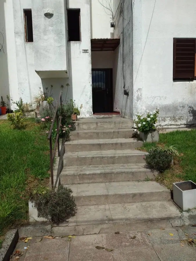 Departamento en venta - 2 dormitorios 1 baño - 71mts2 - Los Hornos 5