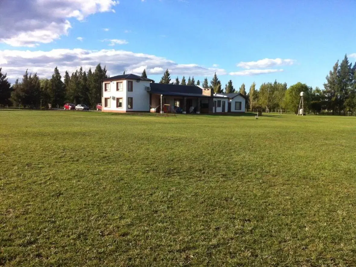 Casa en venta - 4 dormitorios 3 Baños - Cochera - 1000mts2 - Estancia Las Malvinas, Coronel Brandsen 1