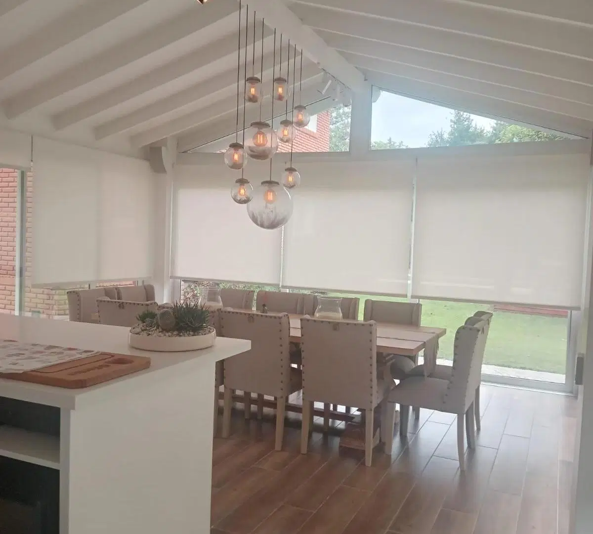 Casa en venta - 3 Dormitorios 3 Baños - Cochera - 1.100Mts2 - Campana 4