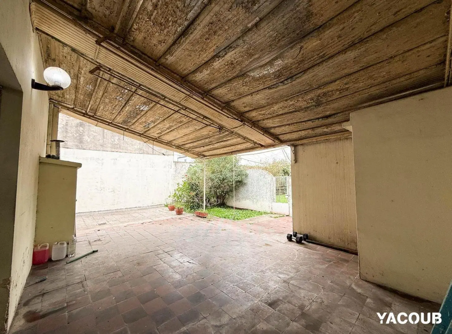 Casa en venta - 2 Dormitorios 1 Baño - La Plata 5