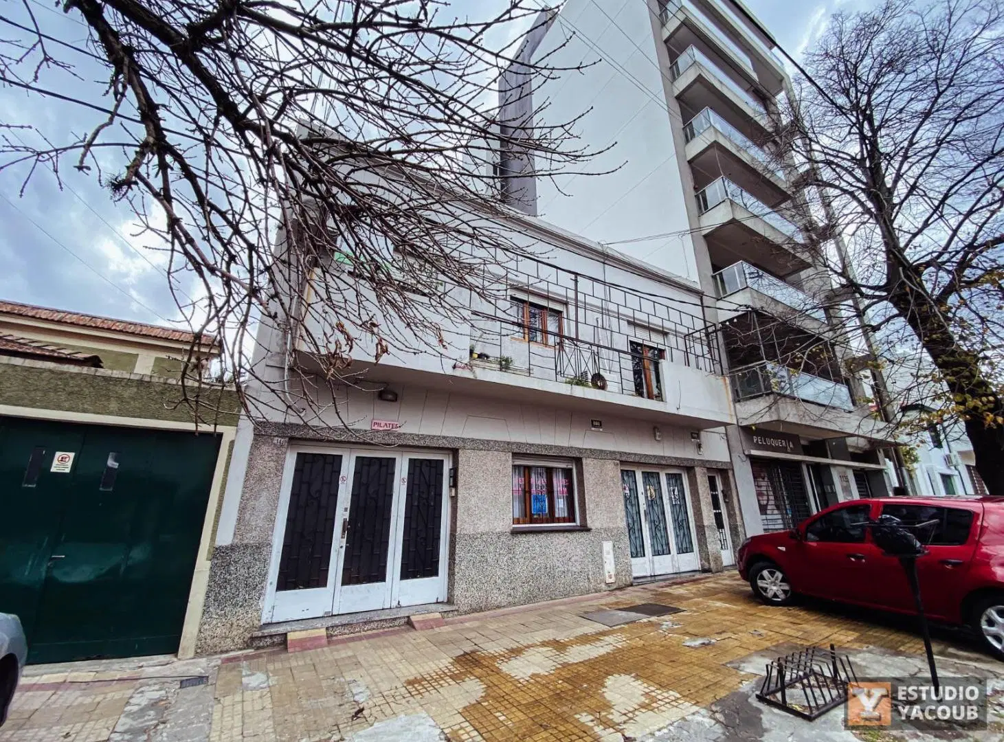 Casa en venta - 4 dormitorios 2 baños 1 cochera - 148 mts2 - La Plata 3