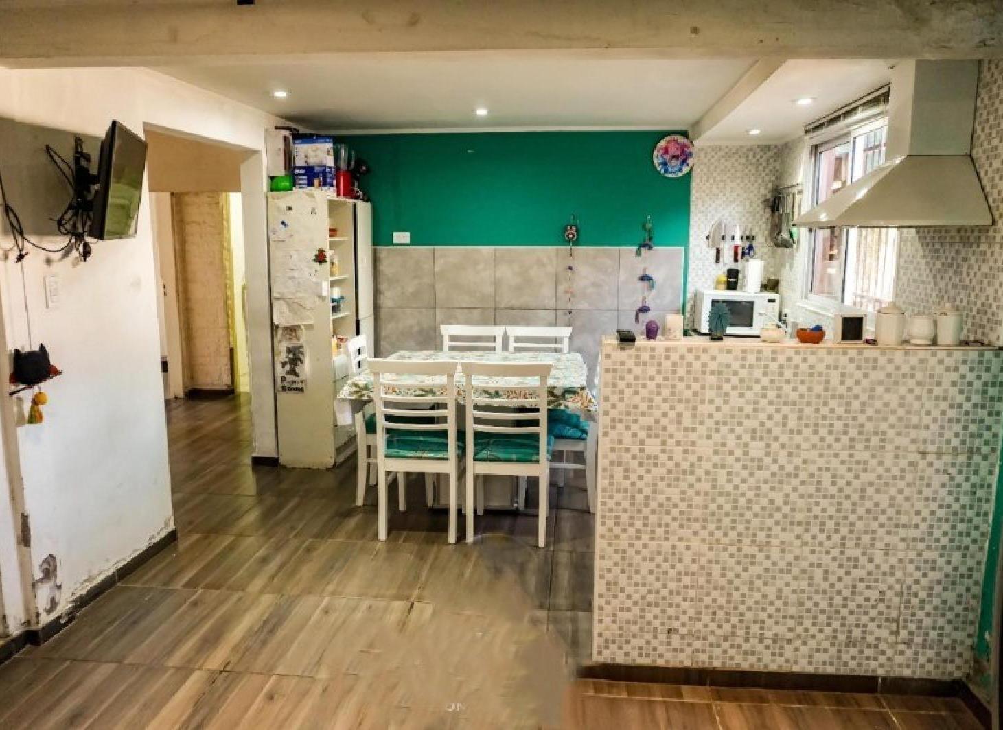 Foto de Casa en venta - 3 Dormitorios 2 Baños - Balcarce, imagen 2